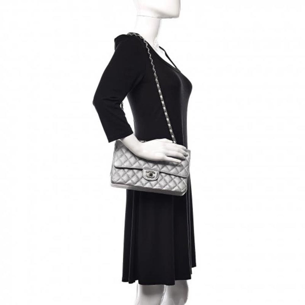 ββ CHANEL 21K Glittered Silver Metallic Caviar Quilted Medium Double Flap CC bag - Picture 3 of 14